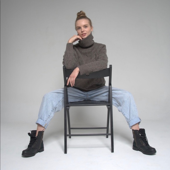 Merino wool sweater. Warm winter knit wear. Brown. Size L - Picture 3 of 16